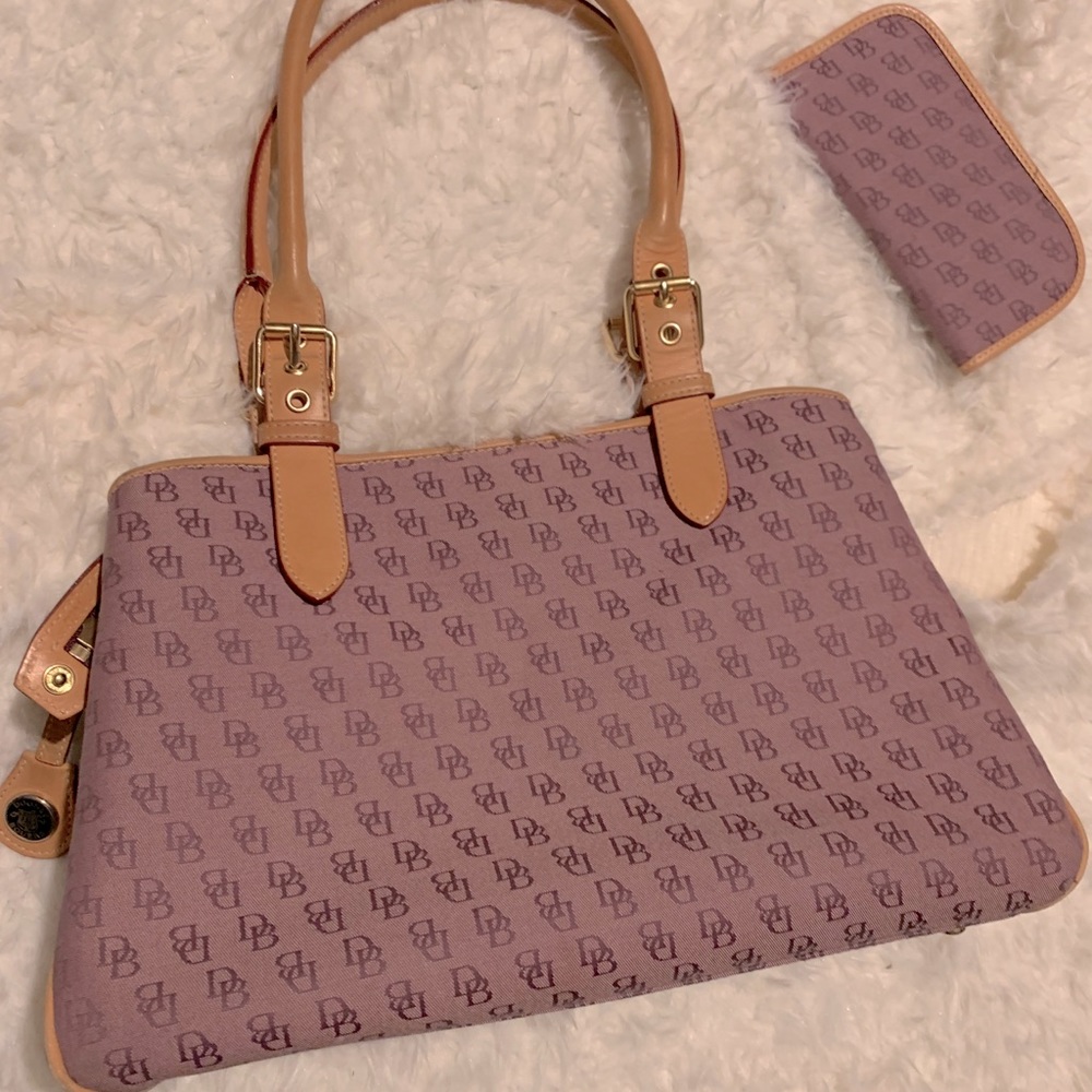 Dooney & Bourke classic satchel